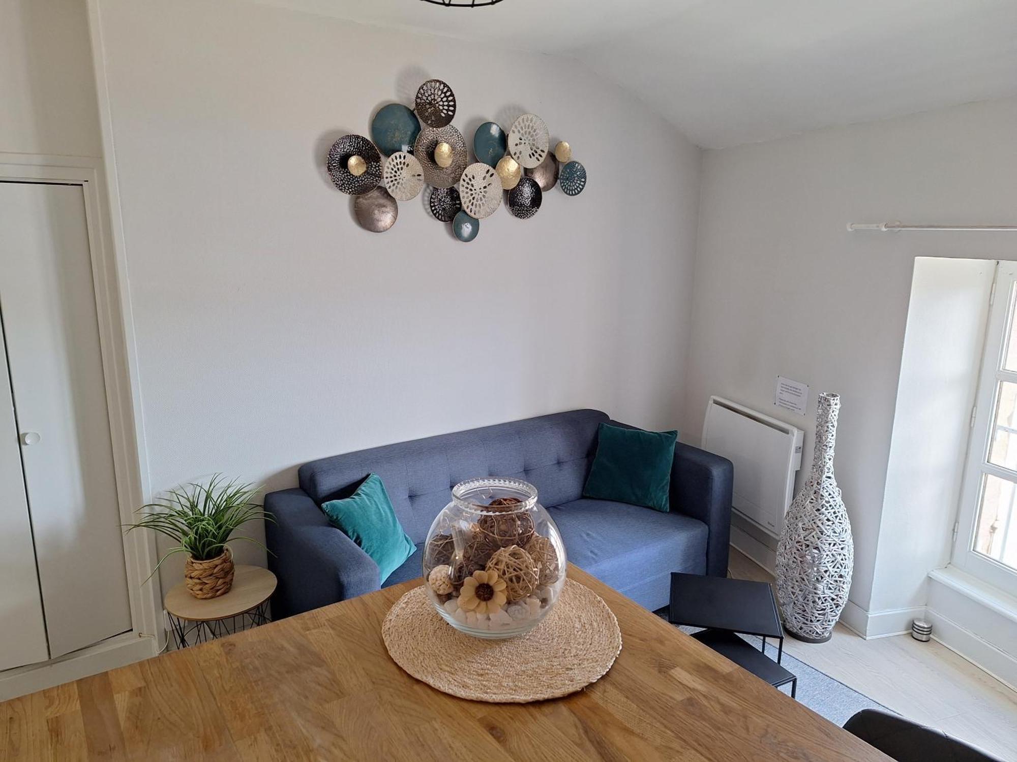 Appartement F2 Centre-Ville Issoire Avec Jolie Vue Exterior foto