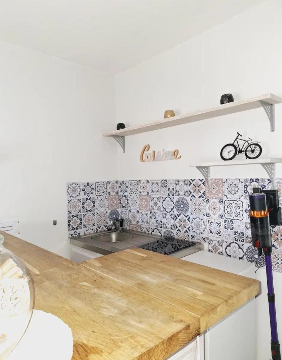Appartement F2 Centre-Ville Issoire Avec Jolie Vue Exterior foto